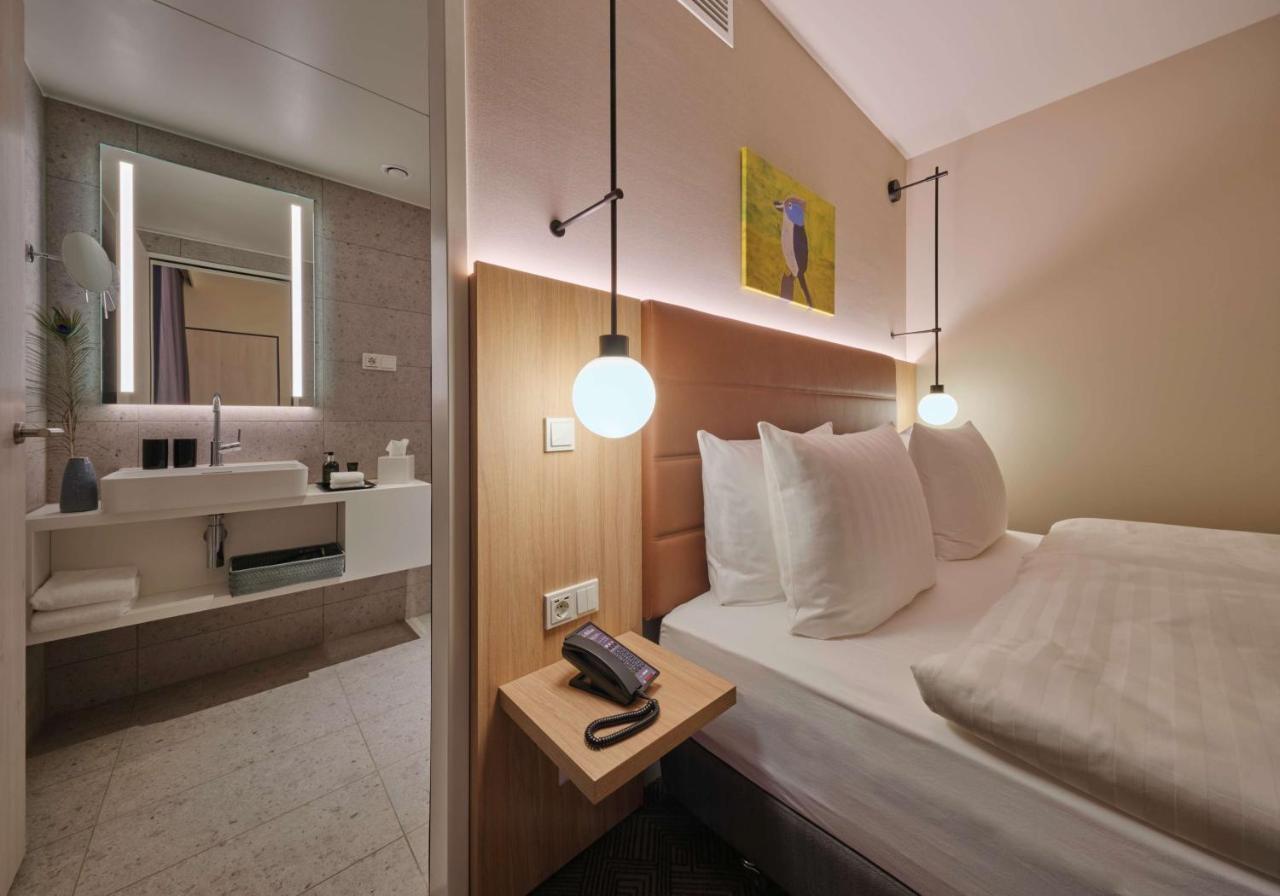 Aparthotel Adina 4*